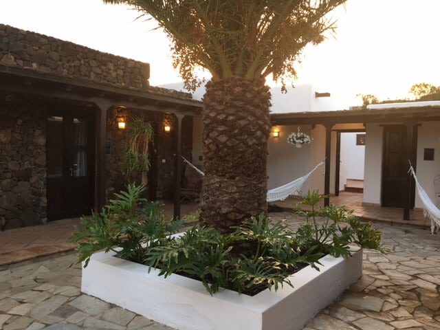 Azulfit Surya Retreat courtyard